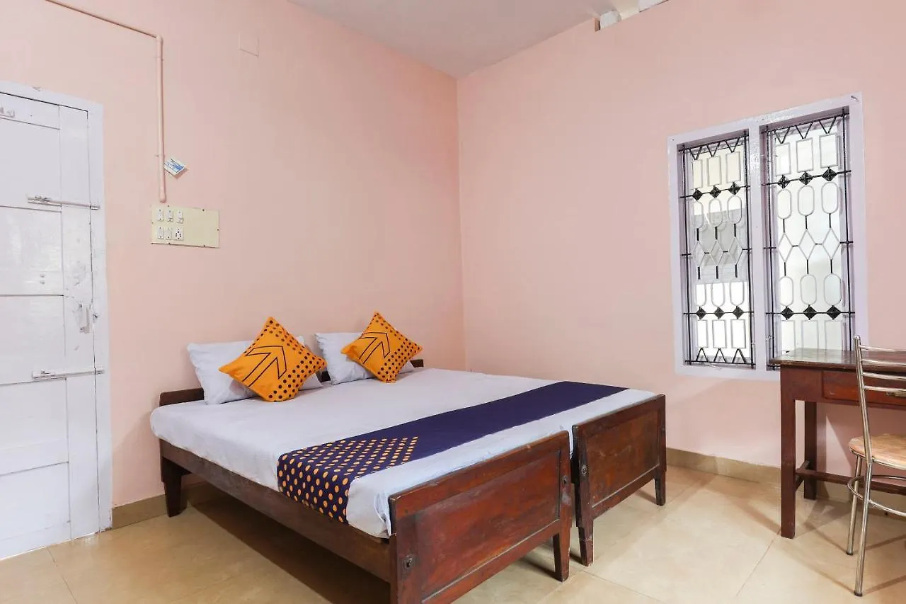 Spot On 68111 Jeena Motels Kollam 2*,  India