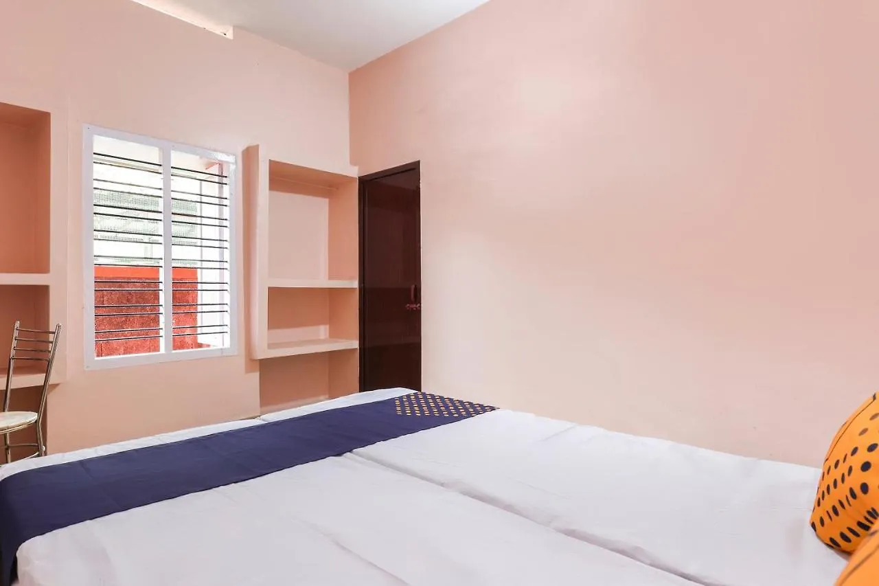 Spot On 68111 Jeena Motels Kollam 2*,  India