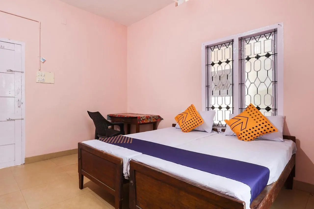 Spot On 68111 Jeena Motels Kollam
