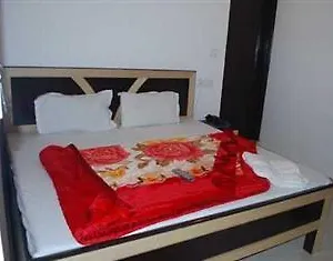 Kashvi Hotel